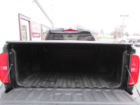 Used 2021 Chevrolet Colorado W/T w/ Custom Special Edition image 4