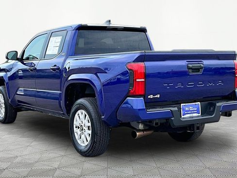 Used 2025 Toyota Tacoma SR5 AWD/4WD image 13