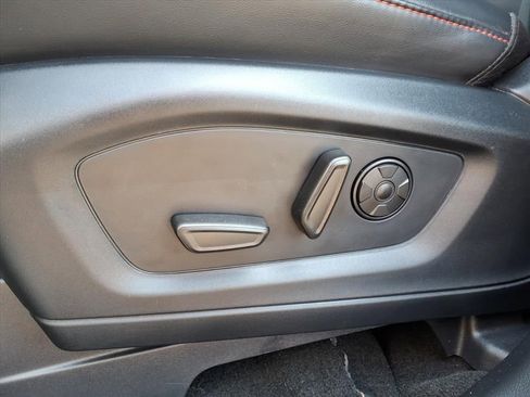 Used 2025 Ford Explorer ST-Line w/ Premium Package image 4