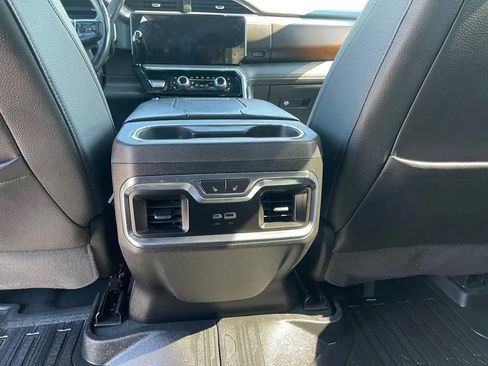 Used 2024 GMC Sierra 2500 Denali w/ Denali Reserve Package AWD/4WD image 17