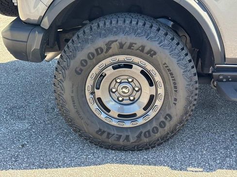 Used 2025 Ford Bronco Badlands AWD/4WD image 12