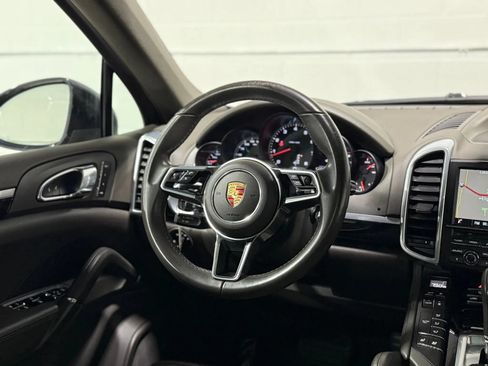 Used 2016 Porsche Cayenne AWD/4WD image 21