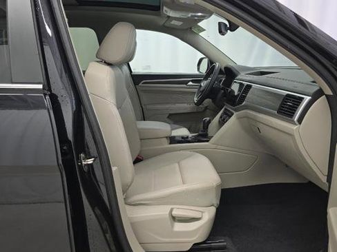 Used 2023 Volkswagen Atlas SE w/ Panoramic Sunroof Package AWD/4WD image 9