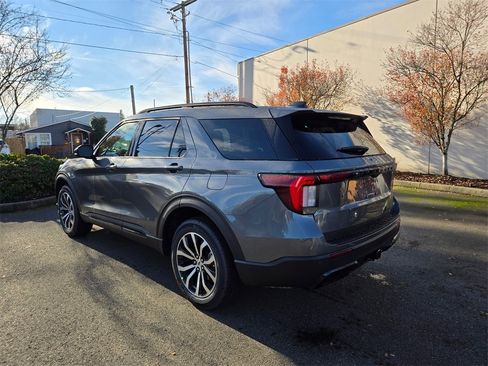 New 2026 Ford Explorer ST-Line image 7