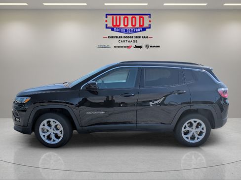 Used 2024 Jeep Compass Latitude AWD/4WD image 6