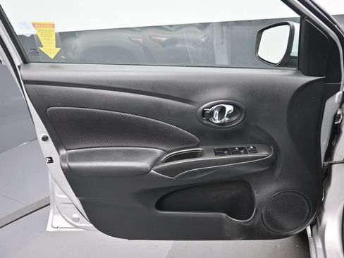 Used 2017 Nissan Versa SV FWD image 9