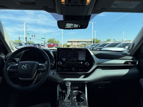 Used 2022 Toyota Highlander Platinum image 20