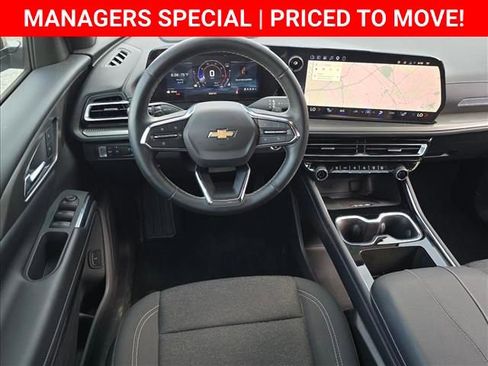 New 2026 Chevrolet Traverse LT w/ Driver Confidence Package FWD image 17