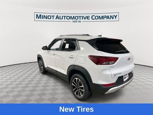 Used 2025 Chevrolet TrailBlazer LT AWD/4WD image 6