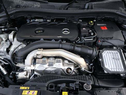 Certified 2025 Mercedes-Benz GLA 250 w/ Driver Assistance Package image 43