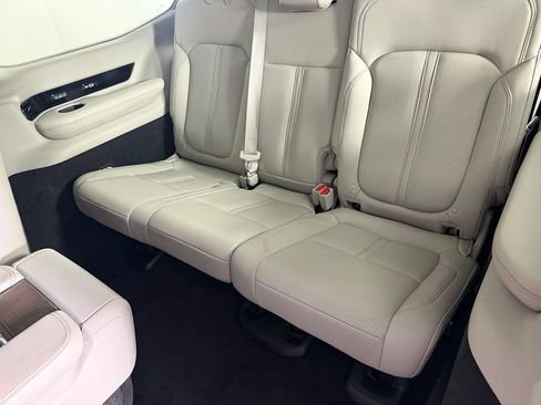 Certified 2023 Jeep Grand Wagoneer 4WD image 30