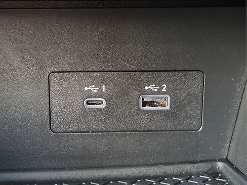Used 2025 Nissan Pathfinder SV FWD image 19