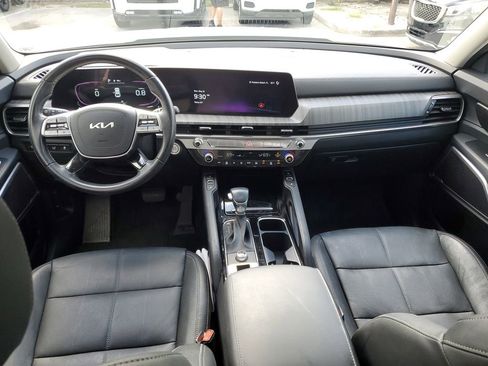 Used 2024 Kia Telluride EX w/ EX Captain's Chair Package FWD image 11