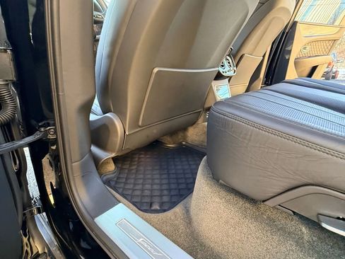 Used 2022 Bentley Bentayga Speed image 32