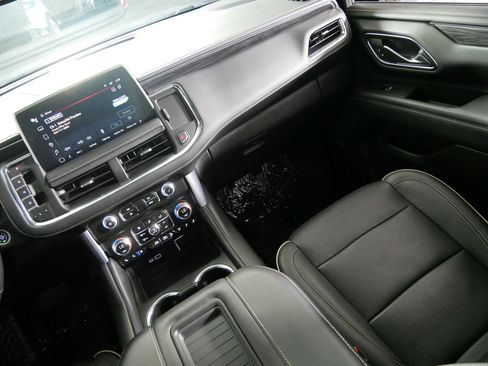 Certified 2023 GMC Yukon SLT AWD/4WD image 11