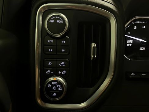 Used 2021 GMC Sierra 1500 AT4 w/ AT4 Carbonpro Edition AWD/4WD image 23