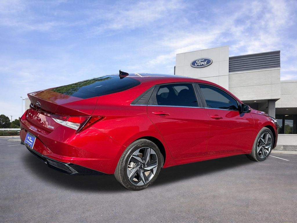 Used 2023 Hyundai Elantra Limited FWD image 9