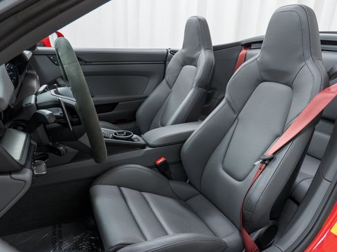 Certified 2024 Porsche 911 Carrera GTS image 5