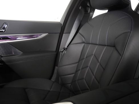 New 2026 BMW 760i xDrive w/ Executive Package image 23