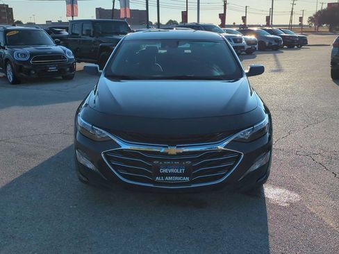 Used 2025 Chevrolet Malibu LT FWD image 3