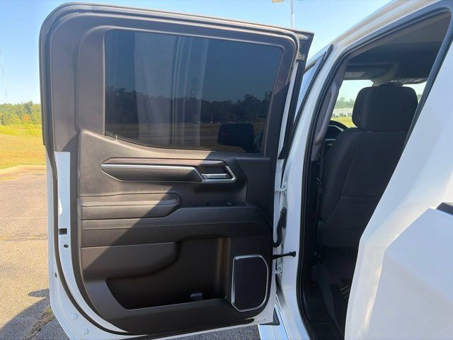 Used 2023 Chevrolet Silverado 1500 LT w/ Protection Package AWD/4WD image 6