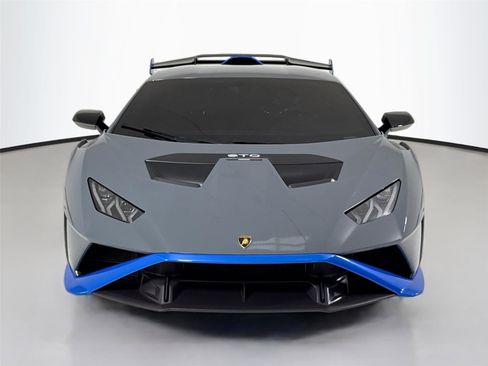 Used 2023 Lamborghini Huracan STO RWD image 11