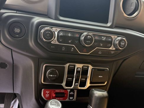 Used 2020 Jeep Gladiator Rubicon AWD/4WD image 8