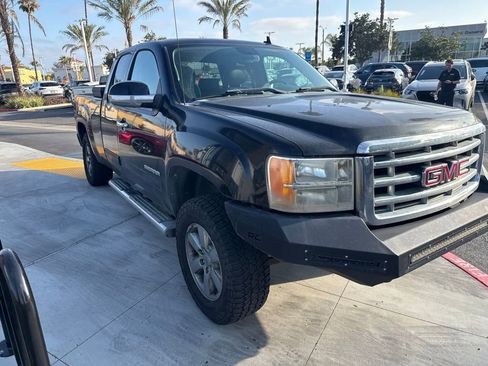 Used 2011 GMC Sierra 1500 SLT w/ SLT Convenience Package AWD/4WD image 29