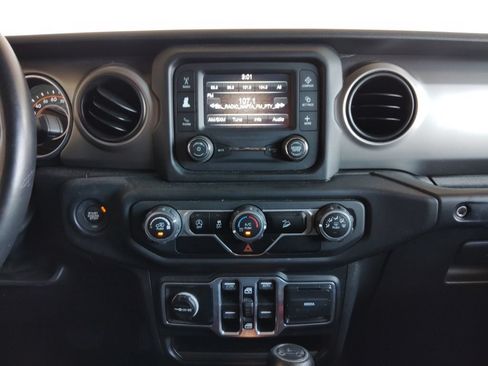 Used 2018 Jeep Wrangler Unlimited Sport S AWD/4WD image 30