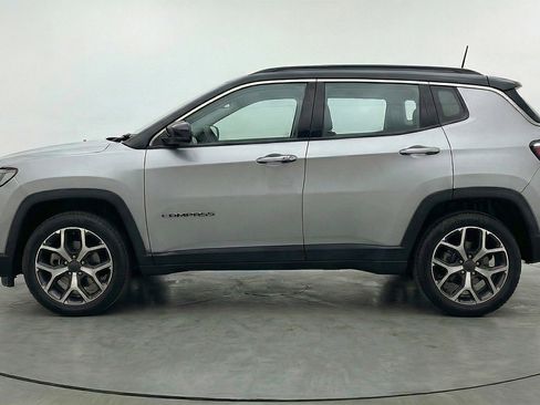 Used 2025 Jeep Compass Limited image 5