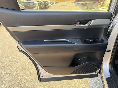 Used 2025 Hyundai Palisade SEL FWD image 21