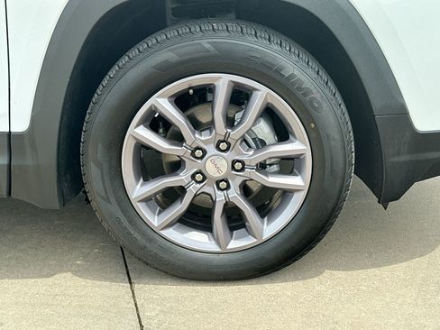 Certified 2023 GMC Terrain SLT image 10