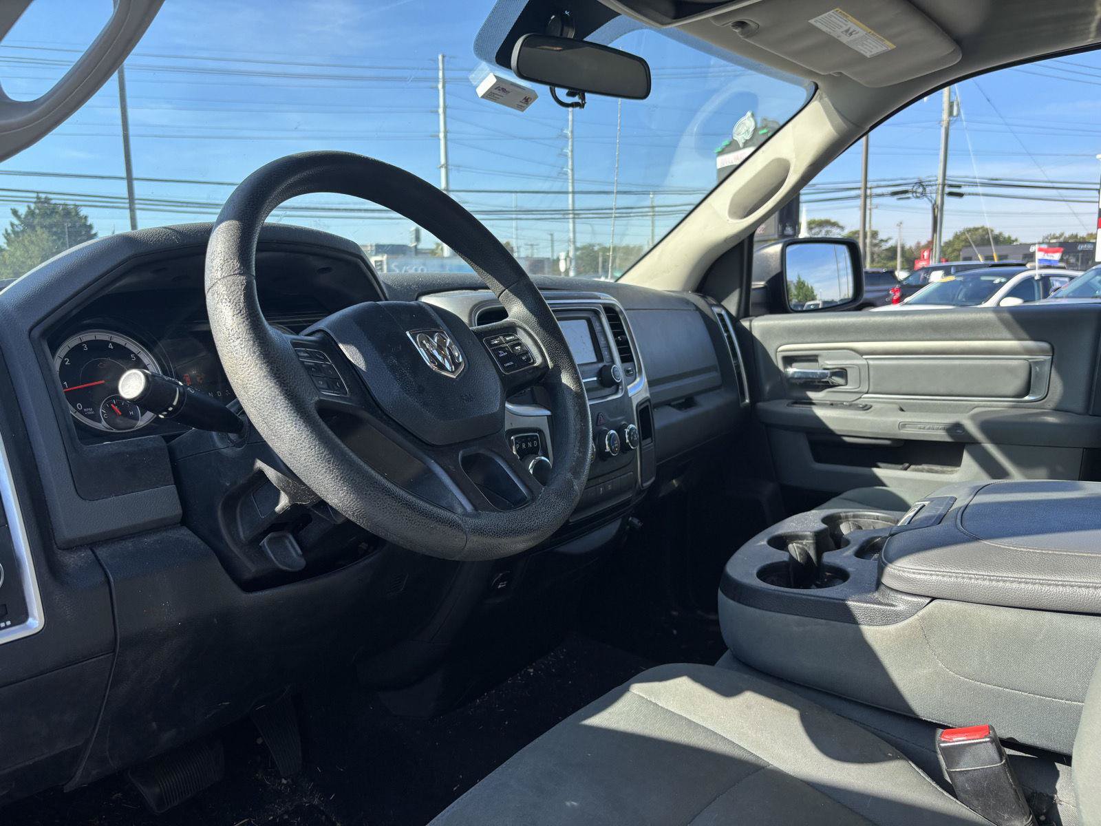 Used 2017 RAM 1500 Classic SLT AWD/4WD image 9