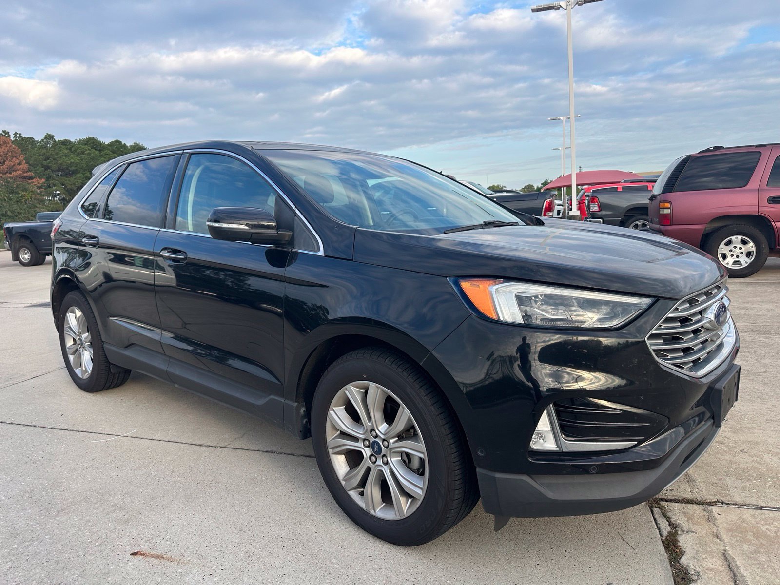 Used 2019 Ford Edge Titanium w/ Equipment Group 301A FWD image 1