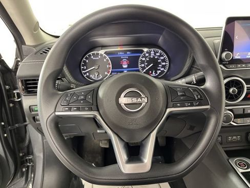Used 2025 Nissan Sentra SV FWD image 22