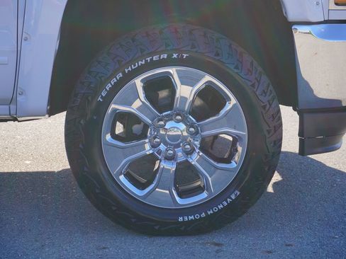 Used 2018 Chevrolet Silverado 1500 LT w/ All Star Edition image 13