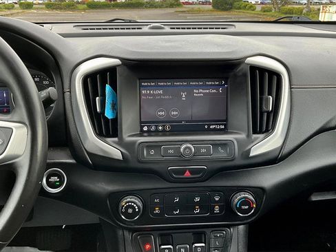 Used 2021 GMC Terrain SLE image 8