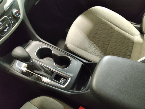 Used 2024 Chevrolet Equinox LS w/ LS Convenience Package FWD image 26