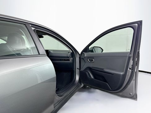 Used 2025 Kia K4 LXS image 31