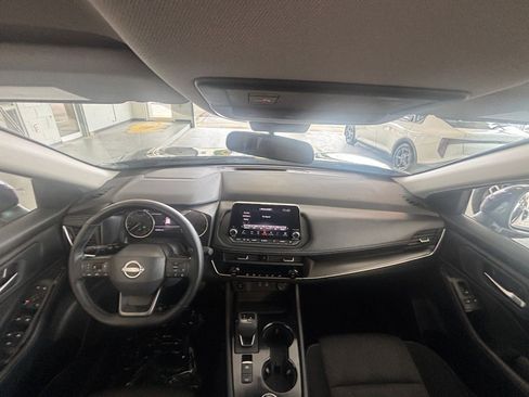 Used 2025 Nissan Rogue SV AWD/4WD image 35