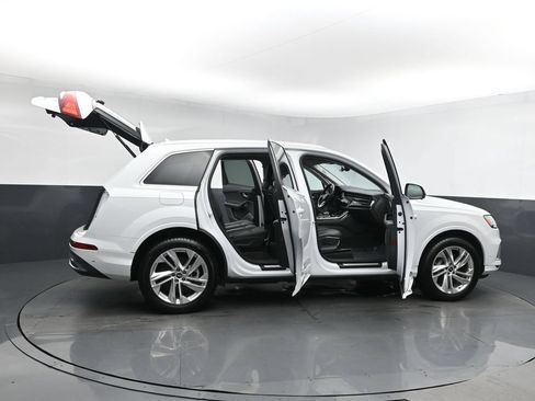 Used 2023 Audi Q7 3.0T Premium Plus AWD/4WD image 26