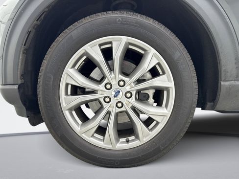 Used 2023 Ford Explorer XLT w/ Equipment Group 202A image 12