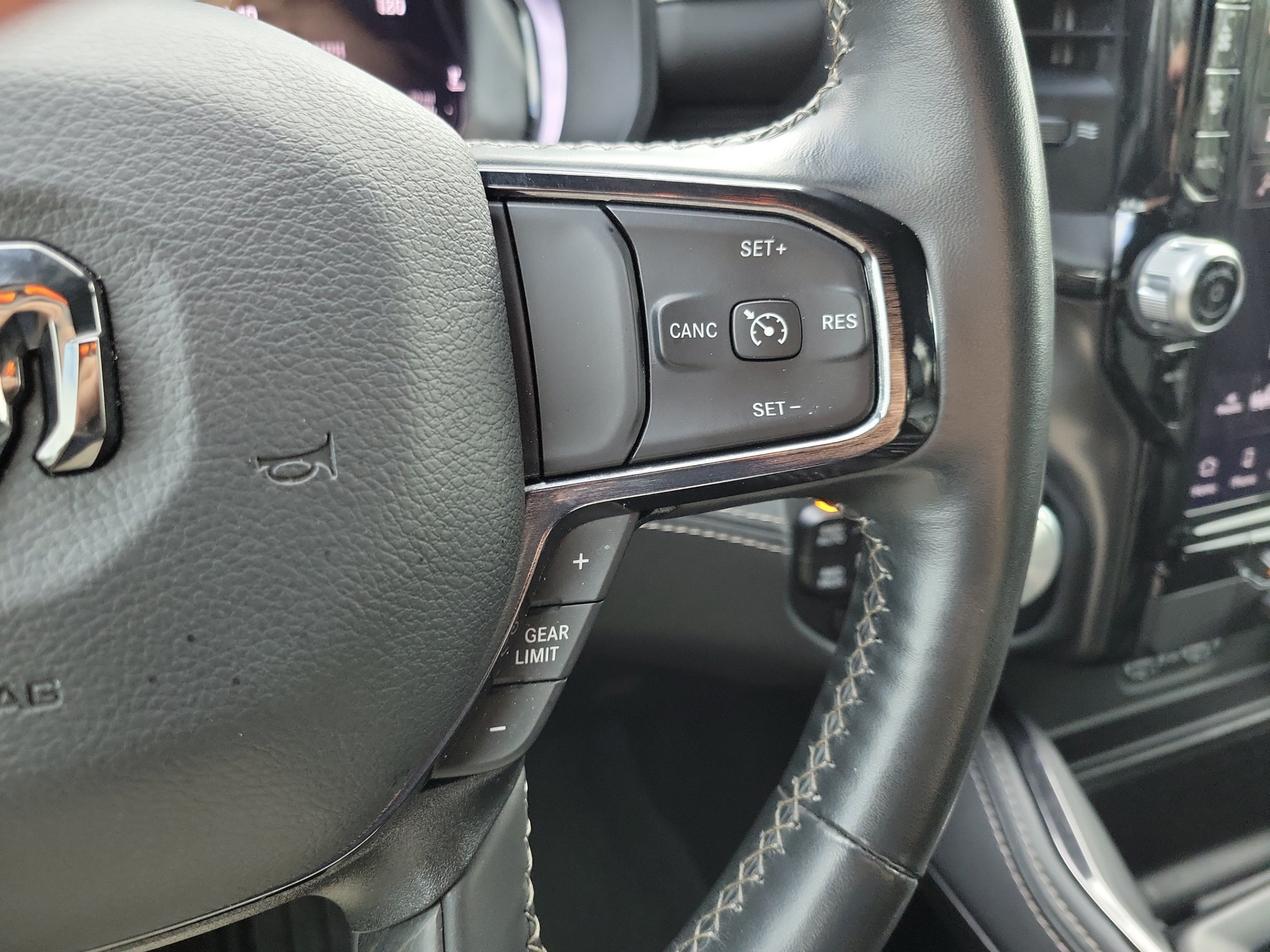 Used 2023 RAM 1500 Limited w/ Body Color Bumper Group AWD/4WD image 22