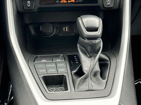 Used 2023 Toyota RAV4 XLE AWD/4WD image 23