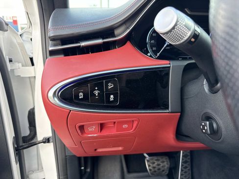 Used 2023 Genesis GV70 2.5T w/ Sport Prestige Package image 33