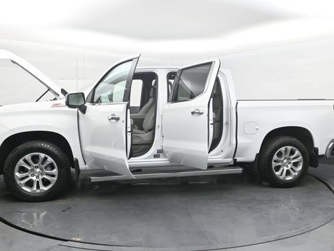 Used 2025 Chevrolet Silverado 1500 LTZ w/ LTZ Premium Package AWD/4WD image 38