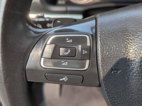 Used 2014 Volkswagen Eos image 19