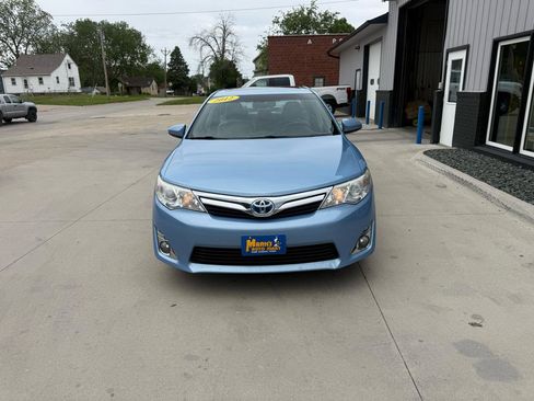 Used 2012 Toyota Camry XLE w/ Leather Pkg FWD image 2