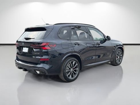 New 2026 BMW X5 xDrive40i w/ M Sport Package AWD/4WD image 3