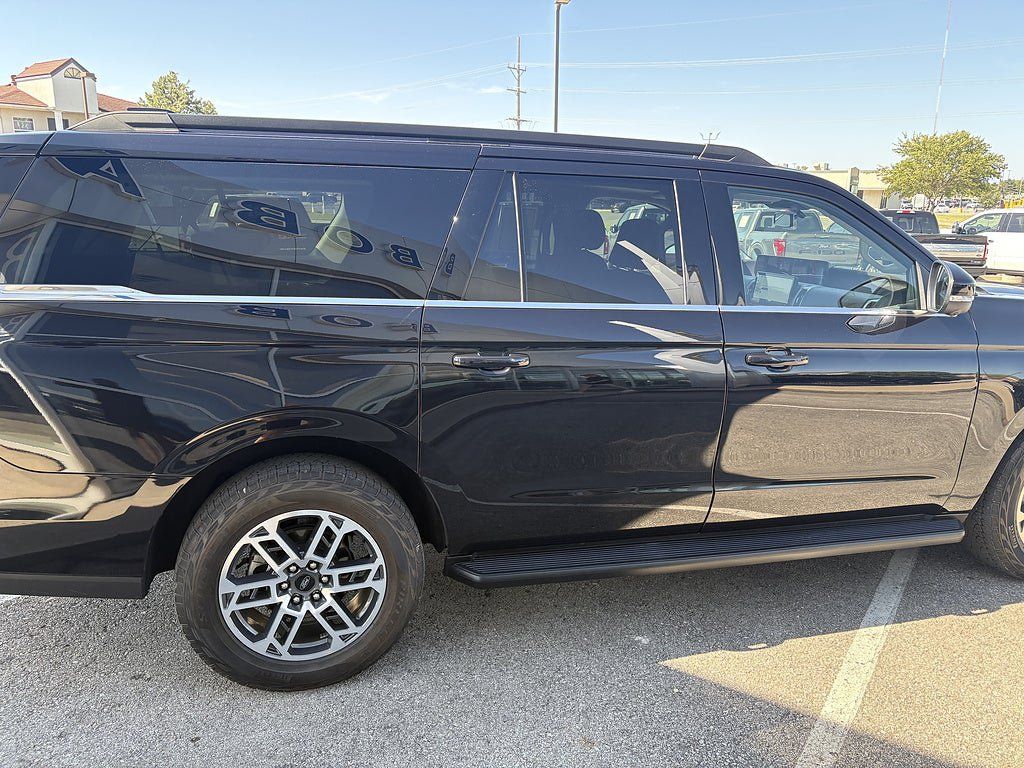 Used 2025 Ford Expedition Max Active AWD/4WD image 8